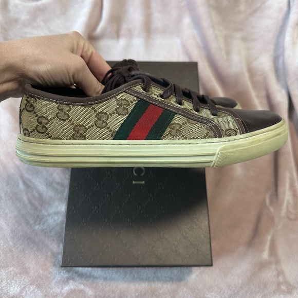 Women’s Gucci Sneakers - Picture 5 of 15